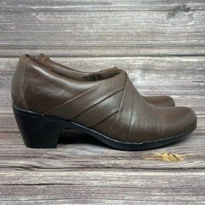 Clarks Collection CHANNING ESSA (15260) Brown  Leather Women’s Size 6.5 Shoes